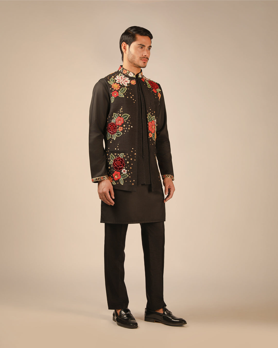 Noir Phool Kurta Set
