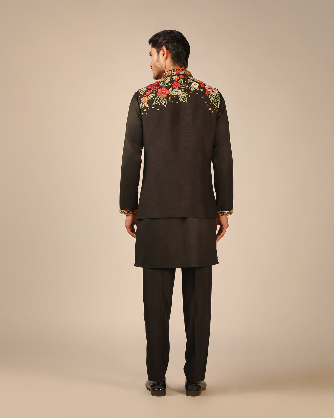 Noir Phool Kurta Set